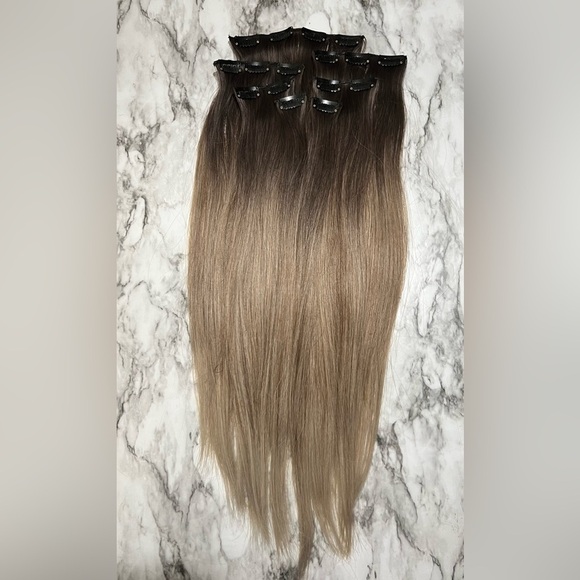 24 Inch Ombre  Clip in Hair Extensions Brown to Light Blonde  in Straight - Picture 3 of 9